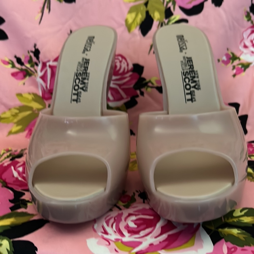 Jeremy Scott Melissa moschino barbie blow up doll heels shoes tan nude runway 9 - Picture 5 of 11